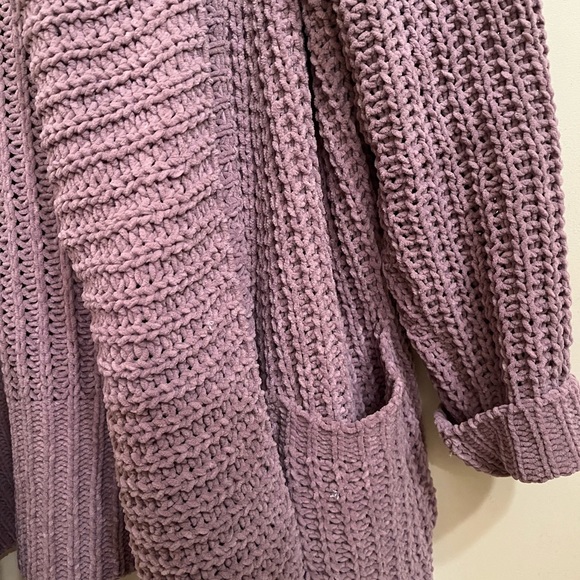 POL sweater/cardigan, size Medium, darker violet color, 2 pockets, smoke free - Picture 5 of 6